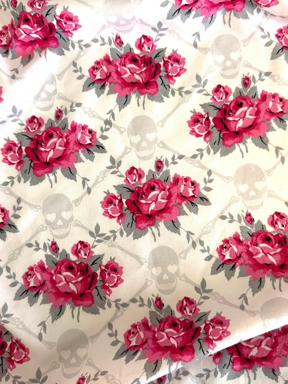 Betsey Johnson - Queen Fitted Sheet, Floral, Skulls, Elastic Edges